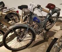 =Express Radexi I, Bauzeit 1953 - 1955, 1,2 PS, 49 ccm, präsentiert vom Zylinderhaus in Bernkastel-Kues, 04-2023