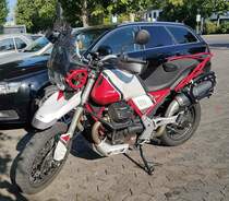 =Moto Guzzo V 85 TT steht abfahrbereit zur geführten Tour vom Konrad-Zuse-Hotel in Hünfeld, 07-2023