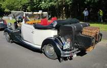 =Rolls Royce Phantom, in umgebauter Version, steht als Pannenfahrzeug an der B 27, 08-2023