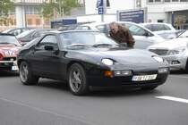 Bild 20000: Der Fahrer des Porsche bekommt die Sonderaufgabe erkl�rt anl. der DMV-ClassicTour  Rund um Fulda  des MSC Fulda am 07.06.2009 

