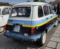 =Renault R 4, steht bei der Oldtimerveranstaltung in Frankenberg/Eder im Mai 2023