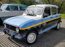 =Renault R 4, steht bei der Oldtimerveranstaltung in Frankenberg/Eder im Mai 2023