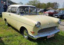 =Opel Rekord P1 steht bei der Oldtimerveranstaltung in Frankenberg/Eder im Mai 2023