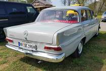=MB 190 D steht bei der Oldtimerveranstaltung in Frankenberg/Eder im Mai 2023
