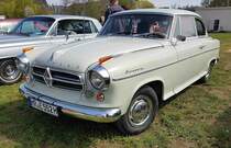 =Borgward Isabella TS steht bei der Oldtimerveranstaltung in Frankenberg/Eder im Mai 2023