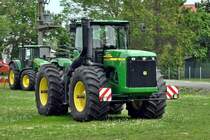 nicht allzu h�ufig anzutreffender Knicklenker von John Deere auf R�gen