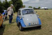 BMW Isetta bei der Oldtimerausstellung in Fulda-Harmerz am 07.06.2009