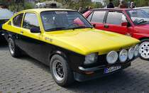 =Opel Kadett GT/E steht bei der Oldtimerveranstaltung in Frankenberg/Eder im Mai 2023