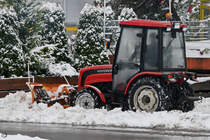 Dieser Schmalspurtraktor Foton 254 wurde Ende November 2023 in Pfronten zum Schneeräumen eingesetzt.