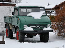 Dieser Unimog 411.117 war Ende November 2023 in Pfronten zu sehen.