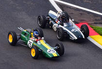 #25 LOTUS 25 R4 von 1962, 1498 ccm Rear Engine, Fahrer: MIDDLEHURST Andy (GBR), und #87, COOPER T53, Bj. 1960, 2495 ccm Rear Engine, Fahrer: LEES Tony (GBR). HGPCA ~ PRE ’66 GRAND PRIX CARS. Hier beim 6h Classic Rennen am 30.09.2023 Rahmenprogramm in Spa Francorchamps