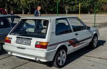 Rückansicht: Toyota Corolla E80 (dreitürer) gesehen in Oktober, 2023.