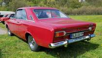 =Ford Taunus 17m RS, gesehen auf dem Ausstellungsgelände der Oldtimerveranstaltung in Frankenberg/Eder im Mai 2023