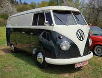 =VW T 1, gesehen auf dem Ausstellungsgelände der Oldtimerveranstaltung in Frankenberg/Eder im Mai 2023