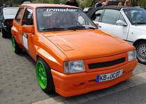 =Opel Corsa A, gesehen auf dem Ausstellungsgelände der Oldtimerveranstaltung in Frankenberg/Eder im Mai 2023