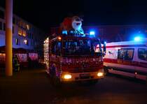 Feuerwehr Kelkheim Mercedes Benz Atego LF16/12 am 23.12.23 bei der Christmas Fire Truck Show in Kelkheim