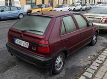 Rückansicht: roter Skoda Felicia. Foto: Dezember, 2022.