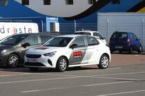 Opel Corsa als Dienstfahrzeug der Firma SECURITAS am 30.09.23 in Warnemünde.