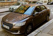 Diesen Peugeot 301 Sedan in der Farbe Rich Oak Metallic habe ich in Dezember, 2022 fotografiert.