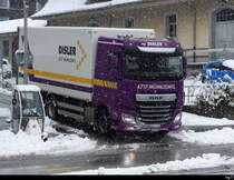 DAF mit Kastenaufbau unterwegs in Münsigen am 02.12.2023