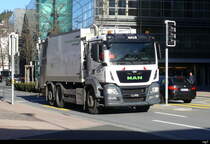 MAN Müllwagen unterwegs in Vaduz am 27.12.2023