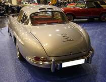 Heckansicht einer Replica eines Mercedes Benz W198 I 300 SL  Gullwing . Essen Motorshow am 06.12.2023.