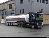 Renault Sattelschlepper abgestellt in Lyss am 31.12.2023