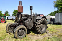 D.I.N.F.I.A. (Dirección Nacional de Fabricaciones e Investigaciones Aeronáuticas) Pampa Industria Argentina auch  Pampa Bulldog(Lizenznachbau des Lanz Bulldog Modell D 1506), gesehen am 27.5.2023 in Tüddern Bauernmuseum Traktortreffen 