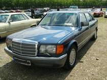 Mercedes-Benz 560 SEL (1985-91) der Baureihe 126, aufgenommen Mai 2014 beim Oldtimertreffen auf Theresienwiese in München