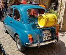 =Fiat 500 L, gesehen bei der Sonderausstellung Fiat 500 auf Schloss Spangenberg im Mai 2023