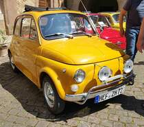 =Fiat 500, gesehen bei der Sonderausstellung Fiat 500 auf Schloss Spangenberg im Mai 2023