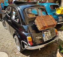 =Fiat 500 L, gesehen bei der Sonderausstellung Fiat 500 auf Schloss Spangenberg im Mai 2023