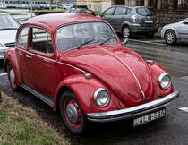 VW Käfer Baujahr 1973. Die Aufnahme stammt von Januar, 2023.