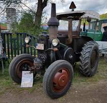 =Lanz-Bulldog, steht auf dem Ausstellungsgelände der Traktorfreunde Wiershausen am Klostergut Hilwartshausen, 05-2023