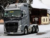 VOLVO_FH460, sehnt sich wohl in winterlich idyllischer Umgebung nach dem Frühling; 230122