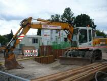 Liebherr Bagger der Firma Gehring auf einer Baustelle in Fulda am 24.06.2009