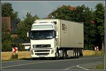 VOLVO FH12 460PS (?) mit Khlauflieger von WEKA Trailergroup.