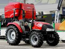 CASE IH 65A Farmall (Leistung:48kW; Hubraum:2930ccm; 3Zylinder; Produktion ab 2010)wird für eine Ausstellung bereitgestellt;  230913