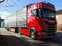 SCANIA S-500 braust seinem nächsten Ziel entgegen; 230222