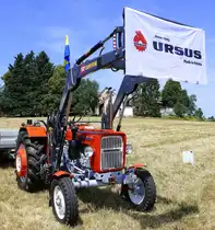 Ursus C-335, Ackerschlepper aus Polen, 35PS aus 1960ccm, Baujahr 1978, ausgestellt Schleppertreffen Freiamt im Juni 2023, Mäerz 2024
