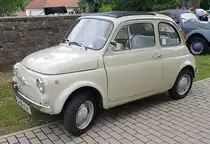 =Fiat 500, gesehen bei den Fladungen Classics im Juli 2023