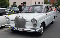 =MB Heckflosse rollt durch Fladungen bei den Fladungen Classics 2023 im Juli 23.