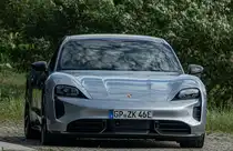 Diesen Porsche Taycan habe ich in Juli, 2022 aufgenommen.