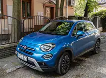 Diesen Fiat 500x (Farbe: Blu Italia) habe ich in Juni 2023 fotografiert.