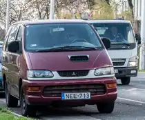 Mitsubishi Space Gear, fotografiert in November, 2020.