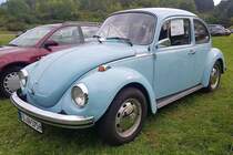 =VW Käfer steht bei der Oldtimerveranstaltung in Tann/Rhön, 09-2023