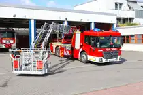 Feuerwehr Neu-Isenburg Mercedes Benz Econic DLK (Florian Isenburg 1/30-1) am 23.03.24 bei einen Fototermin. Danke für das tolle Shooting 