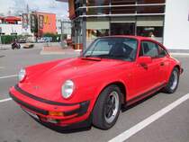  Boxenstopp  fr Carrera am Parkplatz einer Grotankstelle in Ried i.I.; 090627