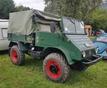 =Unimog, ausgestellt bei der Oldtimerveranstaltung in Tann/Rhön, 09-2023