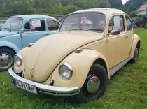 =VW Käfer steht bei der Oldtimerveranstaltung in Tann/Rhön, 09-2023